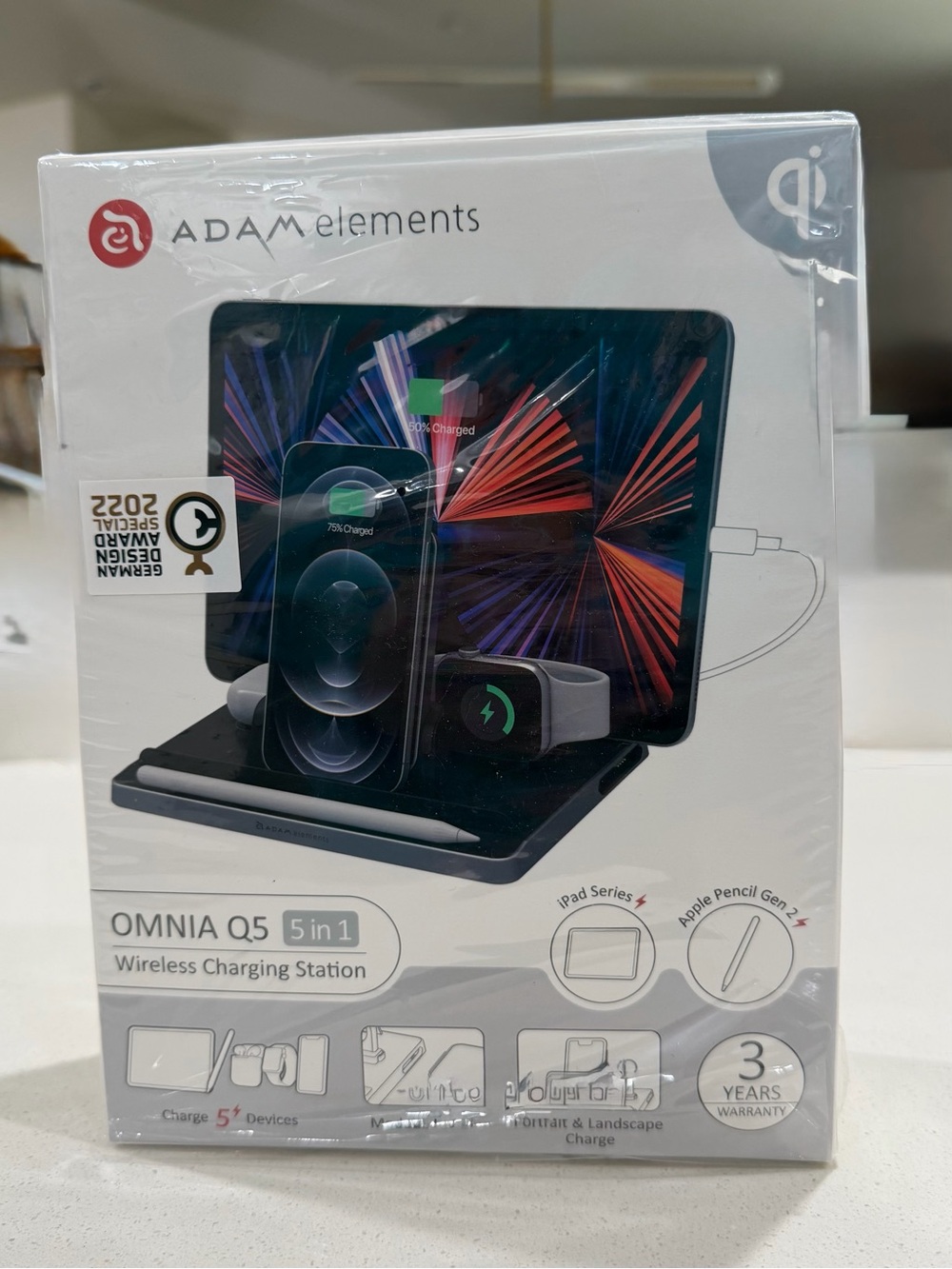 ADAM elements OMNIA Q5 5-in-1 Wireless Charging Station-Black